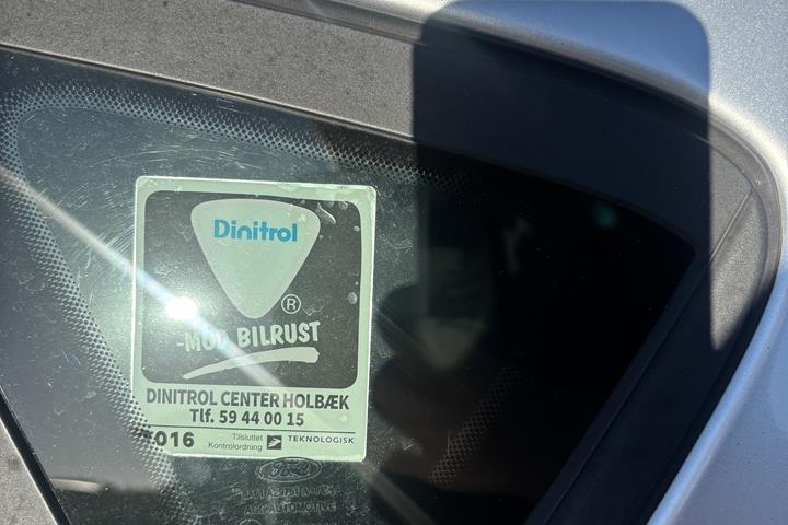 Grå Ford Fiesta fra 2013
