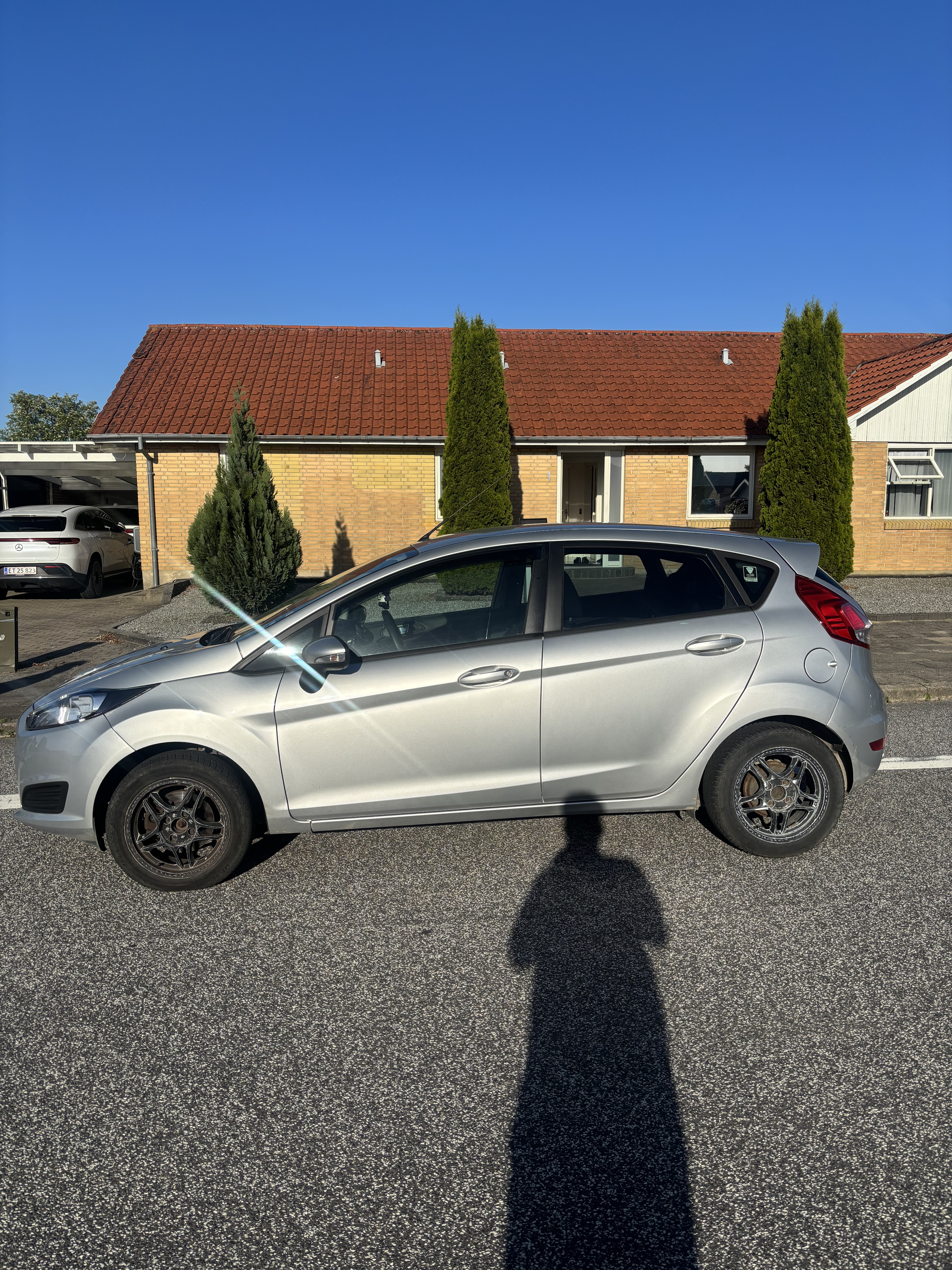 Grå Ford Fiesta fra 2013