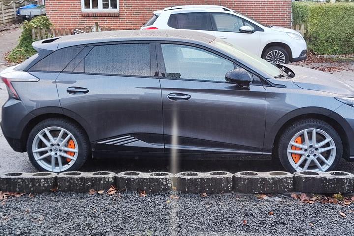 Grå MG MG4 Electric fra 2023