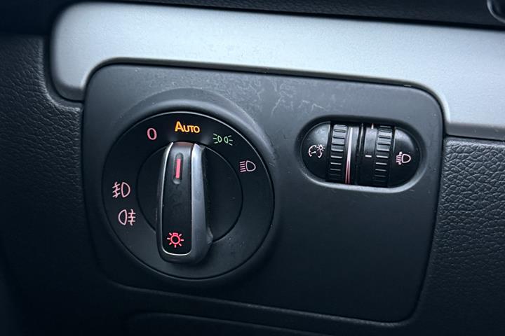 Grå VW Golf fra 2009