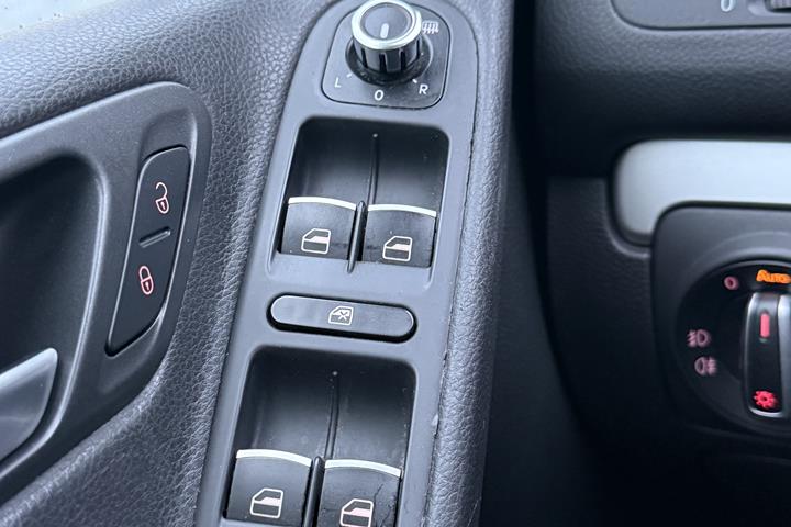 Grå VW Golf fra 2009