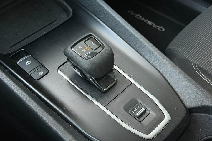 Hvid Nissan Qashqai fra 2023