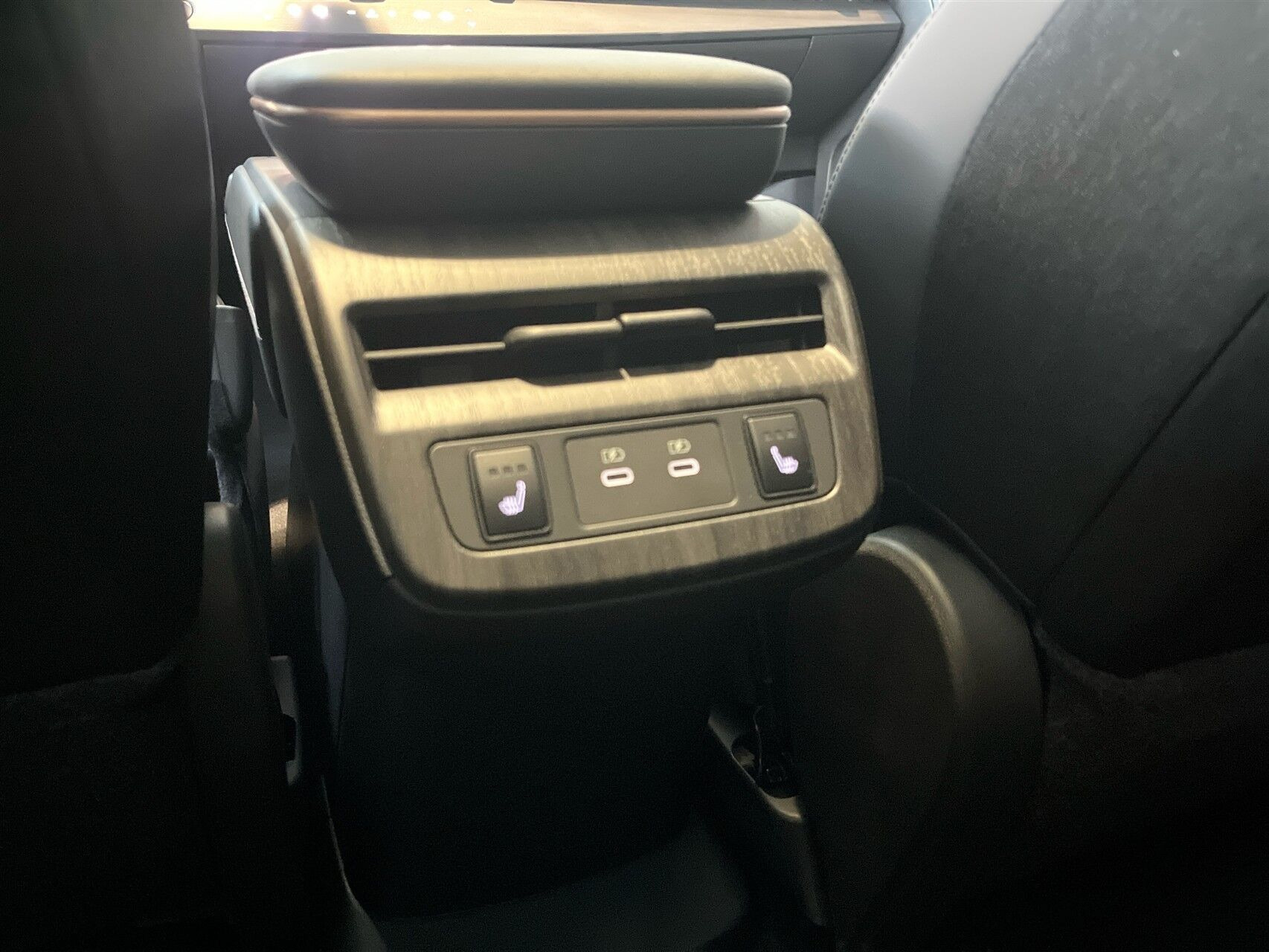 Sort Nissan Ariya fra 2026