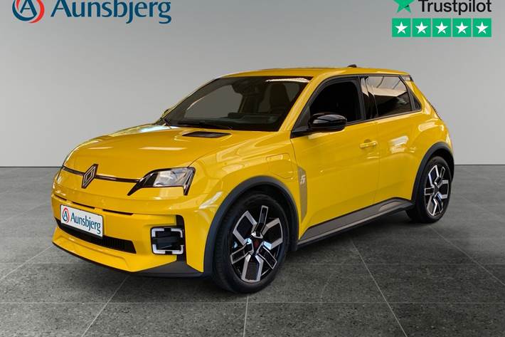Gul Renault 5 E-Tech fra 2025 set udefra
