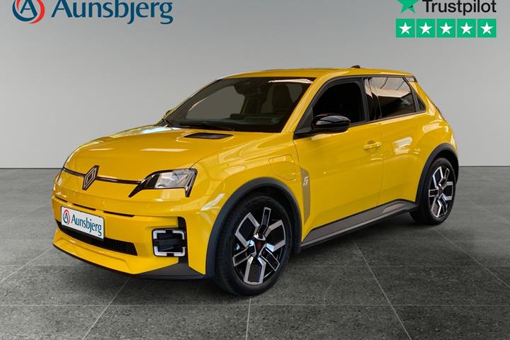 Gul Renault 5 E-Tech fra 2025 set udefra