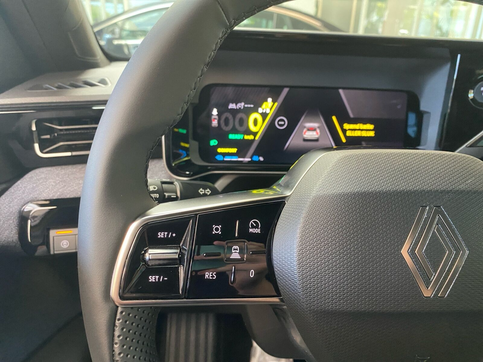 Gul Renault 5 E-Tech fra 2025
