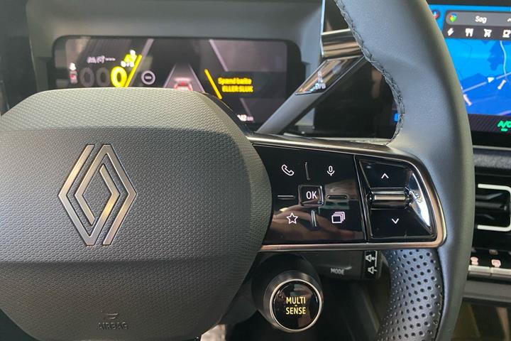 Gul Renault 5 E-Tech fra 2025