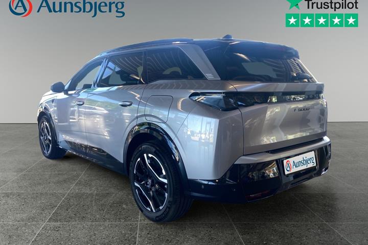 Grå Peugeot e-5008 fra 2026