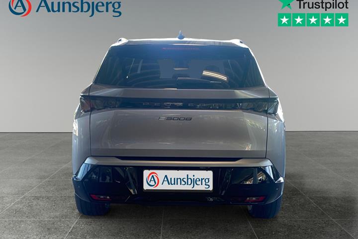 Grå Peugeot e-5008 fra 2026
