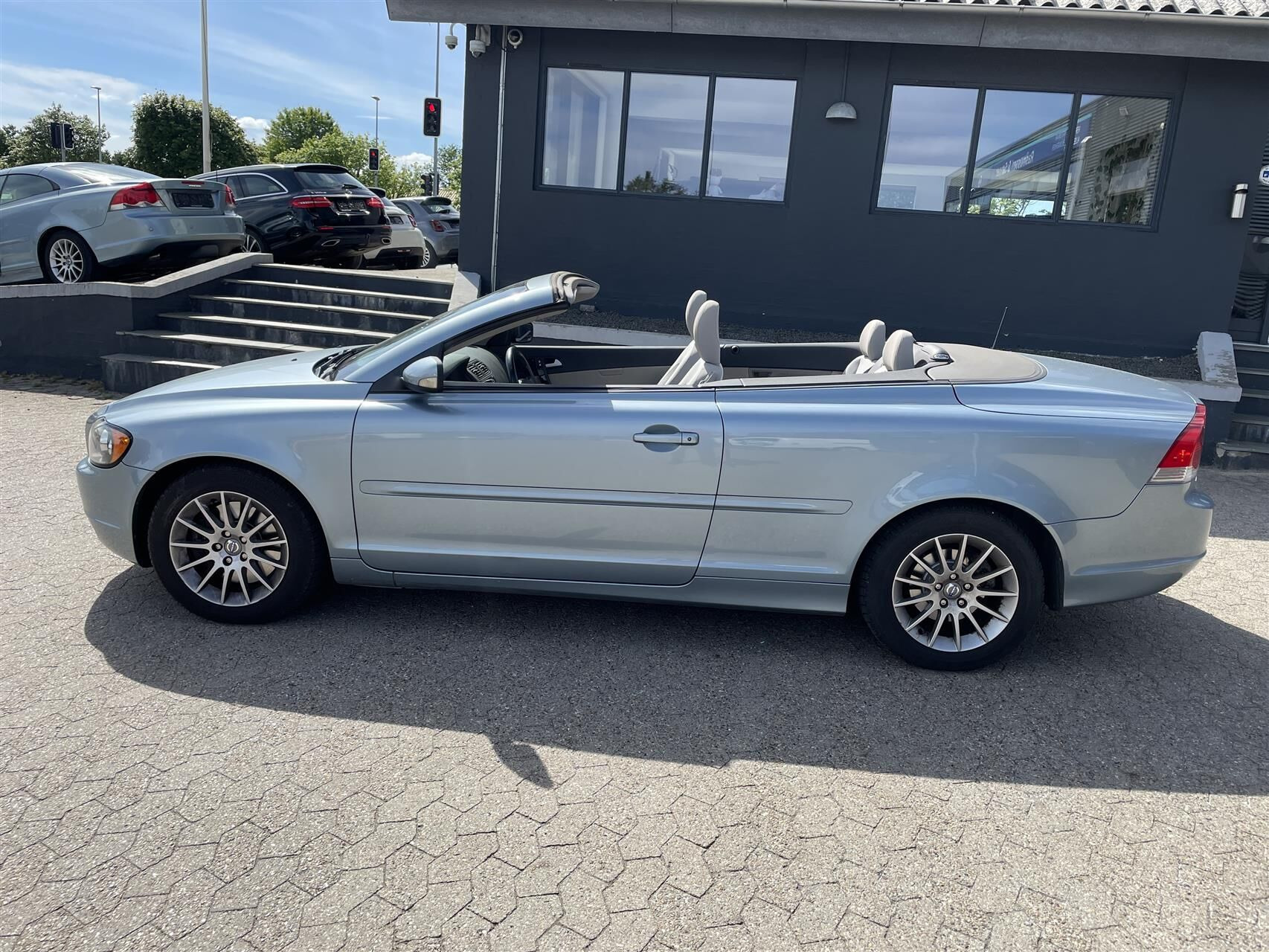 Blå Volvo C70 fra 2006