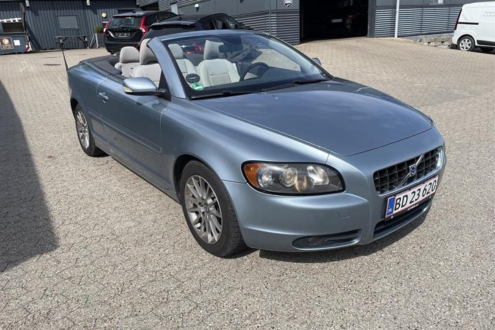 Blå Volvo C70 fra 2006
