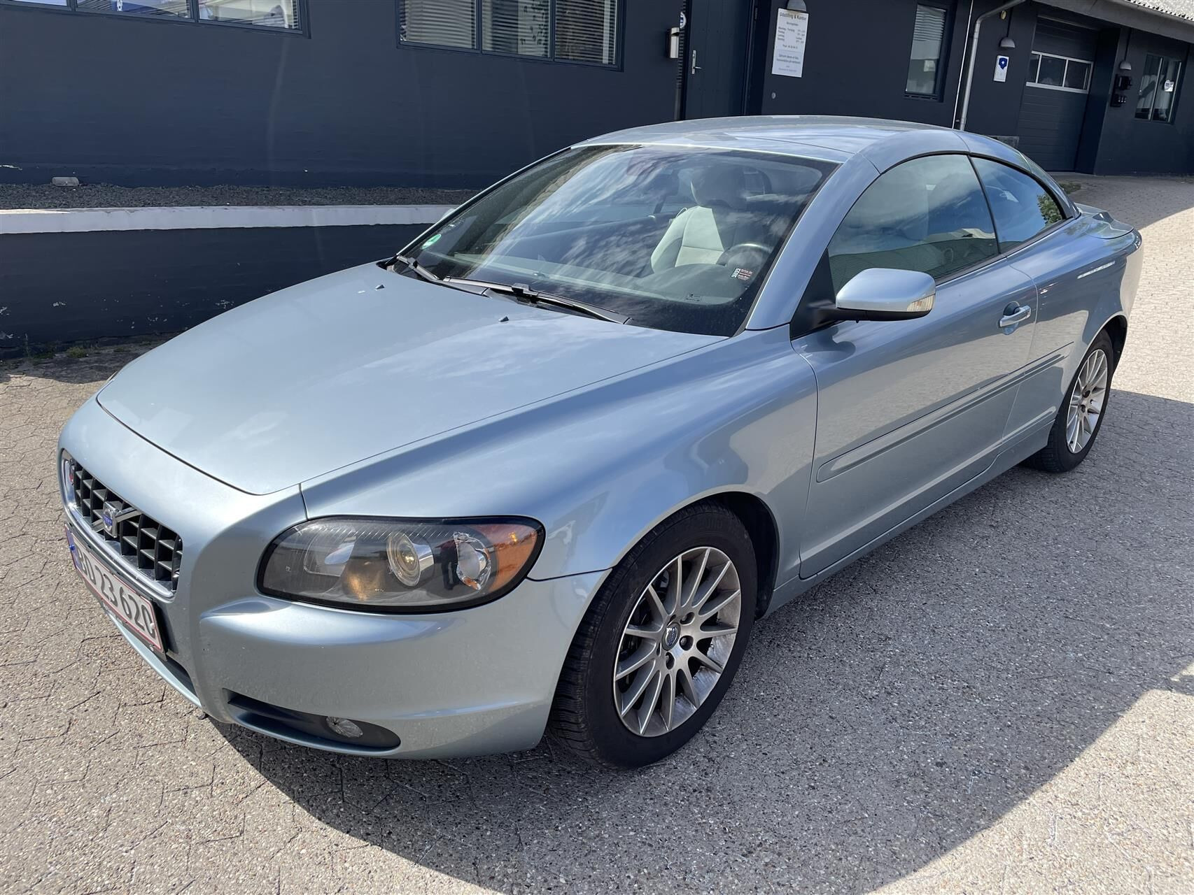 Blå Volvo C70 fra 2006