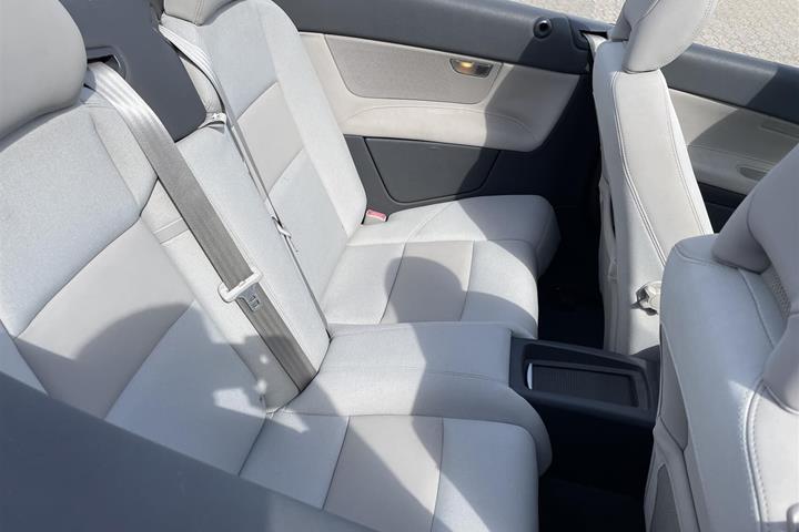 Blå Volvo C70 fra 2006