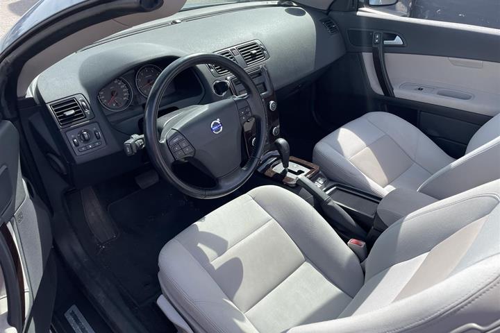 Blå Volvo C70 fra 2006