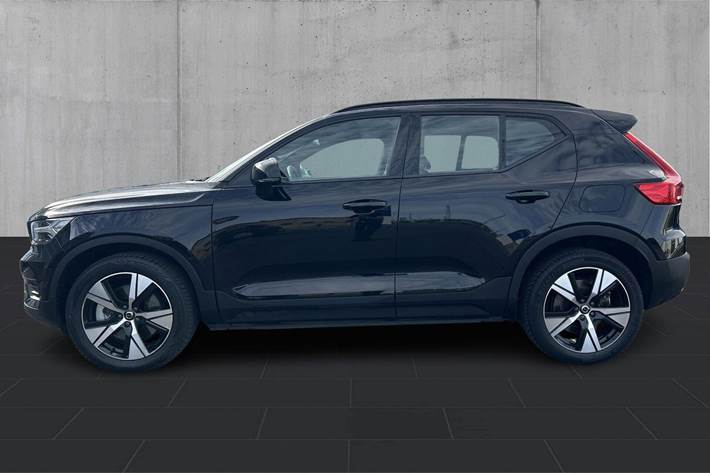 Sort Volvo XC40 fra 2022