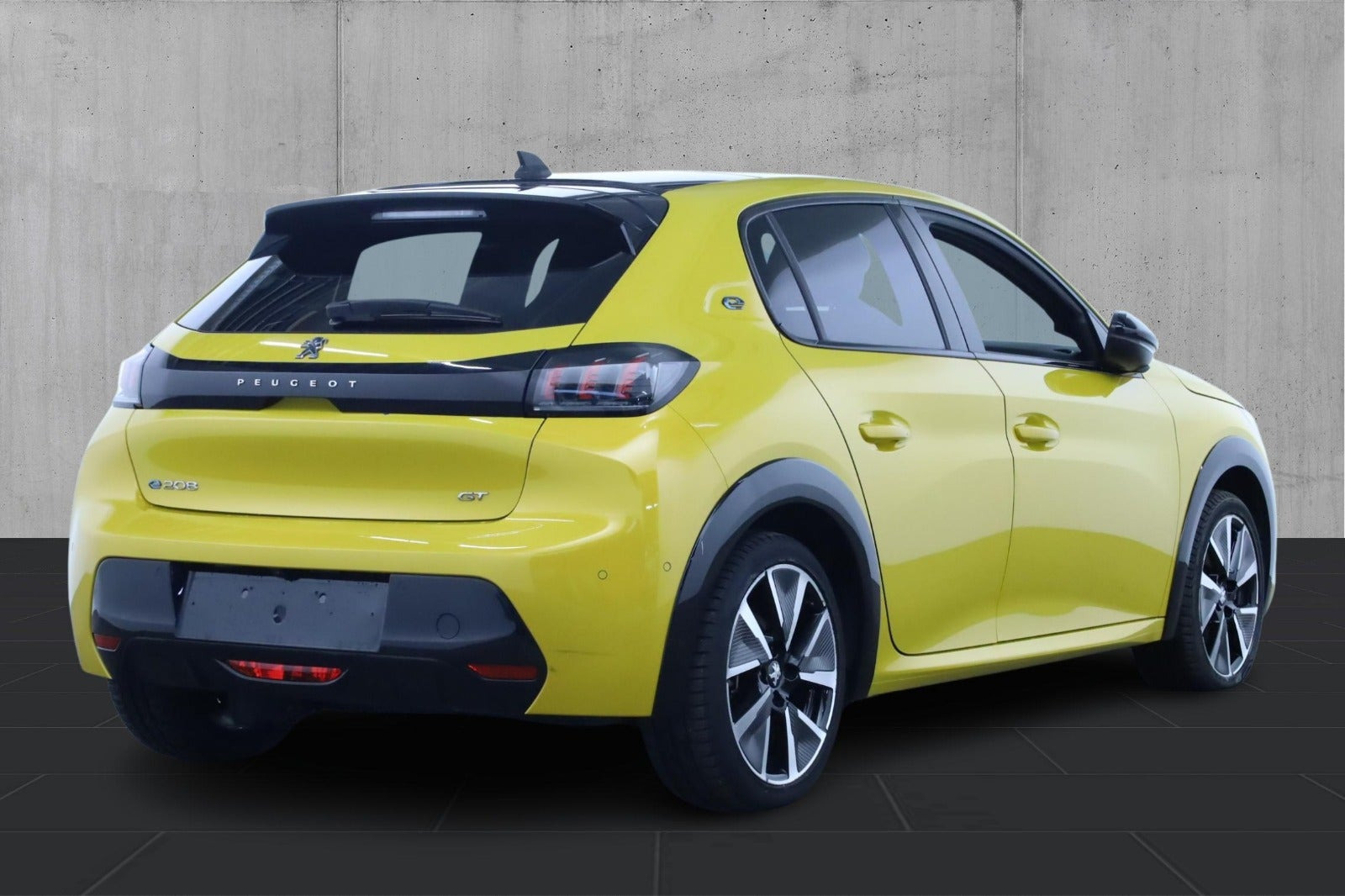 Gul Peugeot e-208 fra 2020