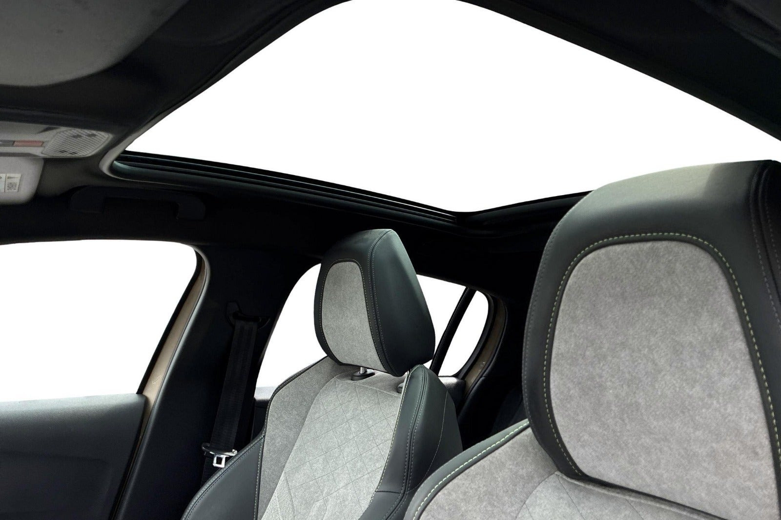Gul Peugeot e-208 fra 2020