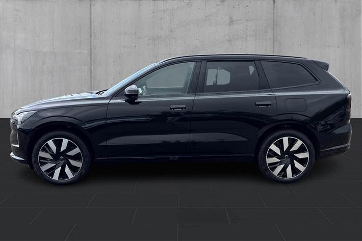 Sort Volvo EX90 fra 2025