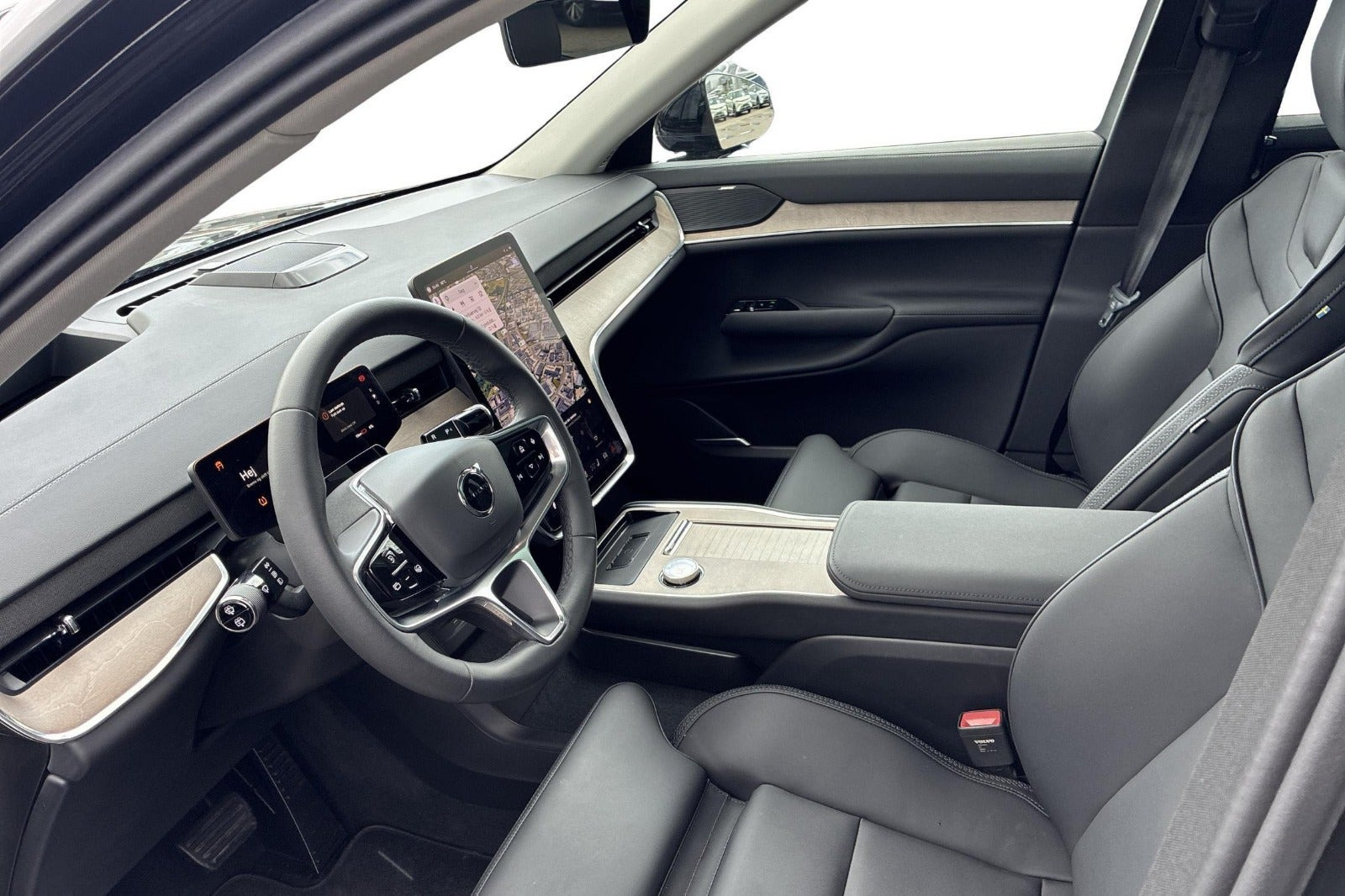 Sort Volvo EX90 fra 2025