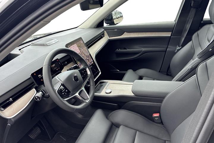 Sort Volvo EX90 fra 2025