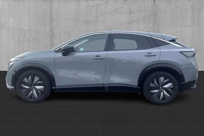 Grå Nissan Ariya fra 2022