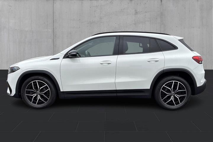 Hvid Mercedes EQA250 fra 2022