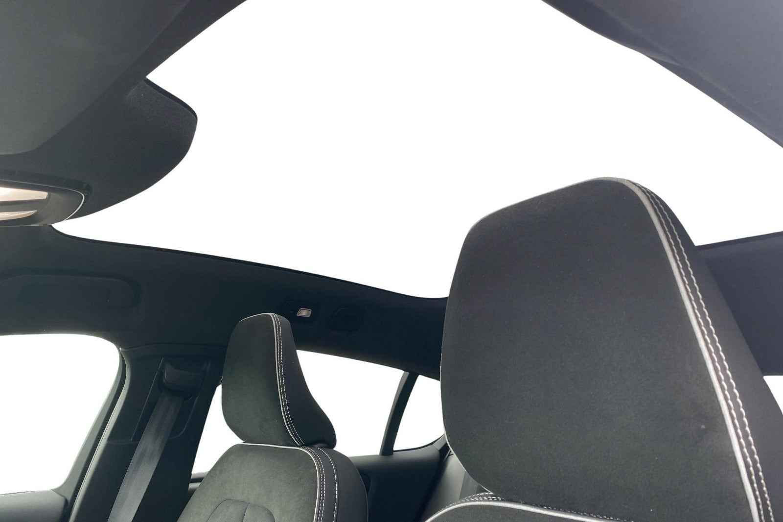 Sort Volvo C40 fra 2023