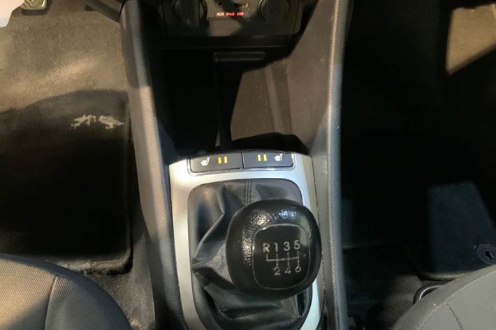 Grå Kia Rio fra 2014
