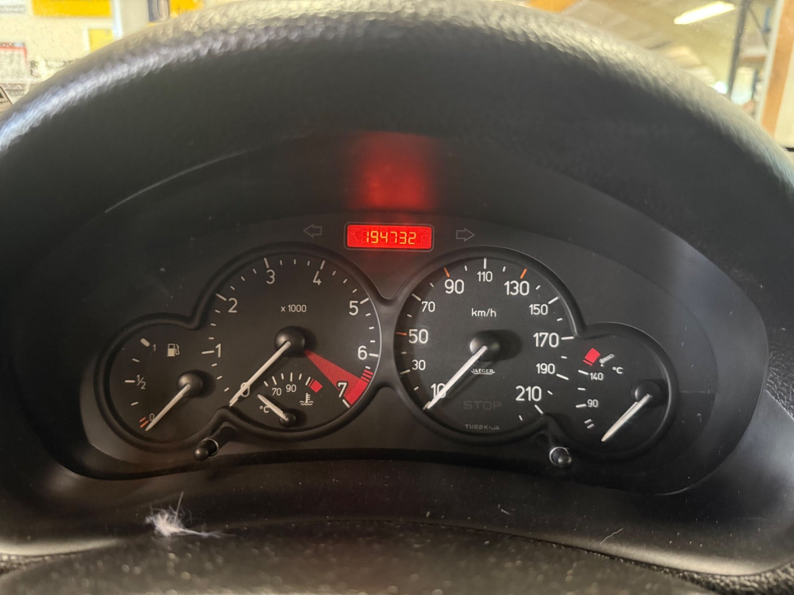 Sort Peugeot 206 fra 2003