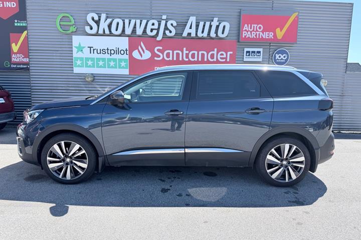 Blå Peugeot 5008 fra 2020