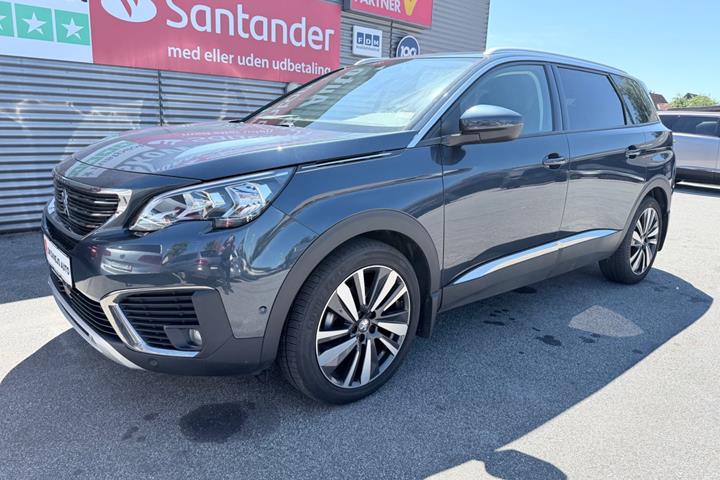 Blå Peugeot 5008 fra 2020