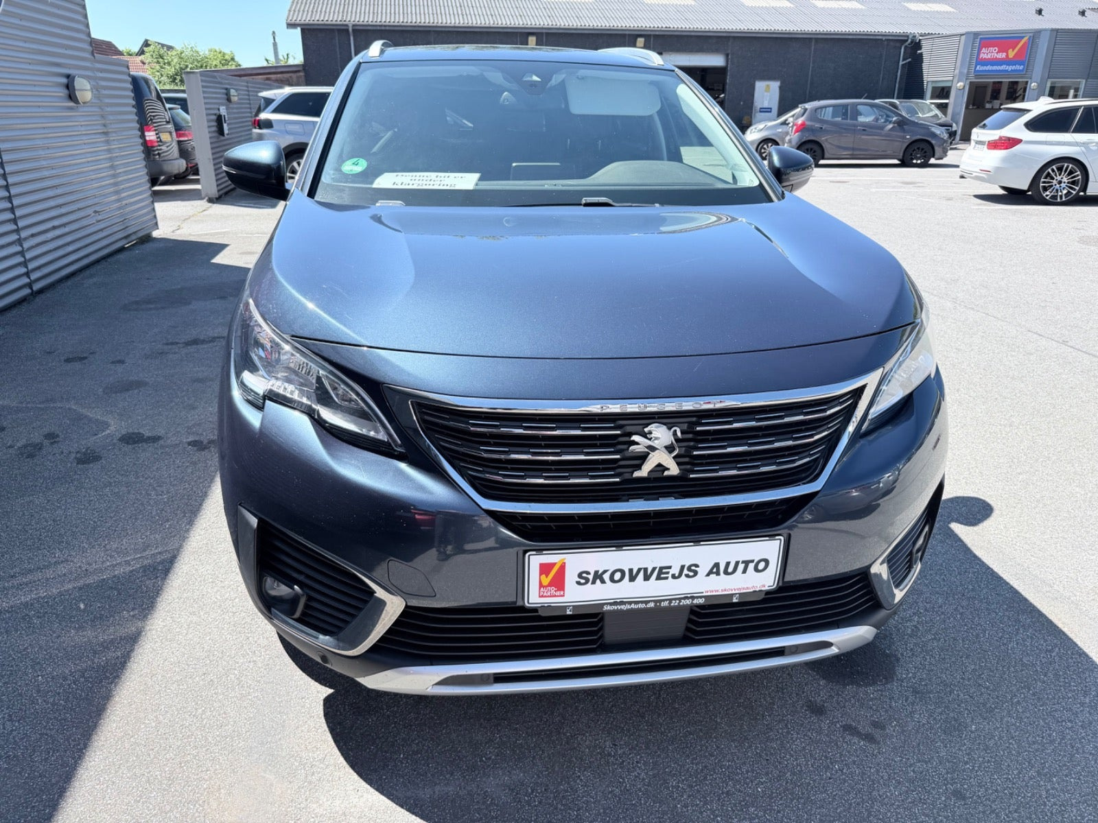 Blå Peugeot 5008 fra 2020