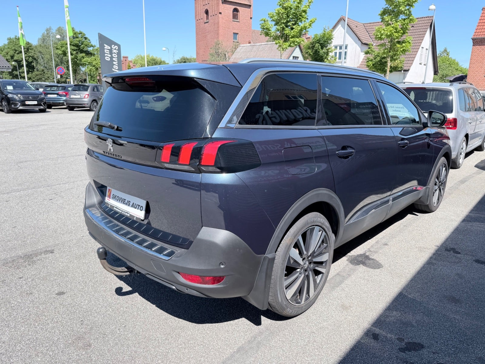 Blå Peugeot 5008 fra 2020