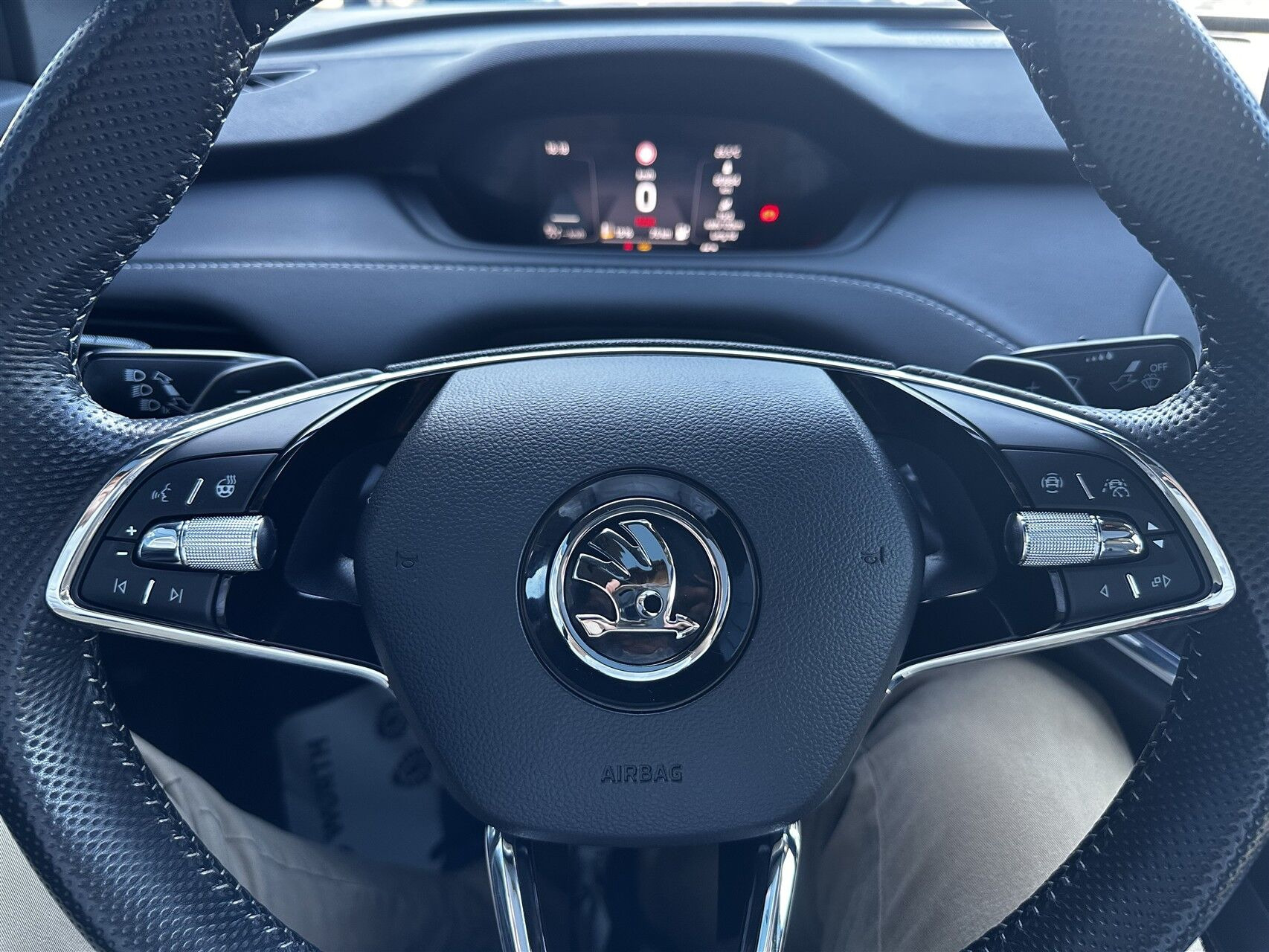 Sort Skoda Enyaq fra 2023