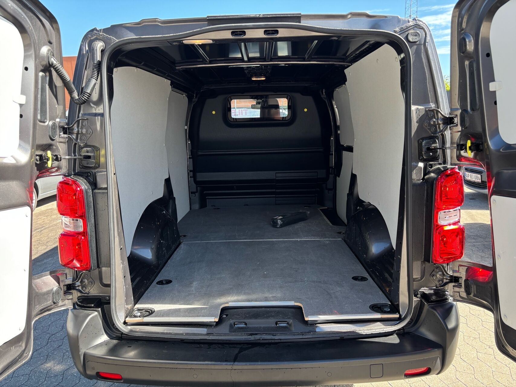 Grå Toyota ProAce fra 2025