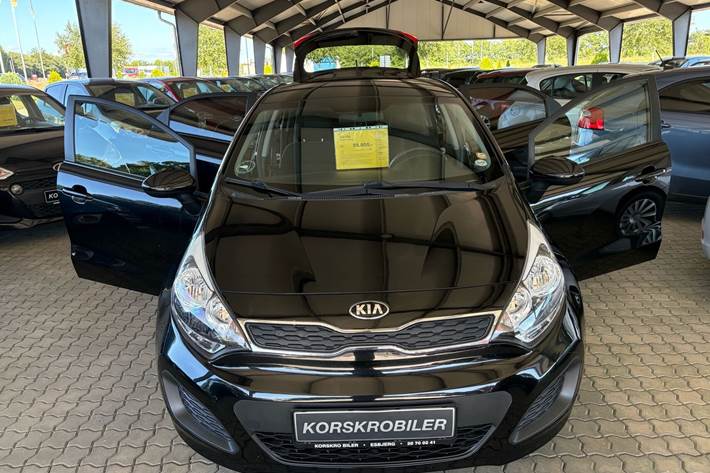 Sort Kia Rio fra 2014
