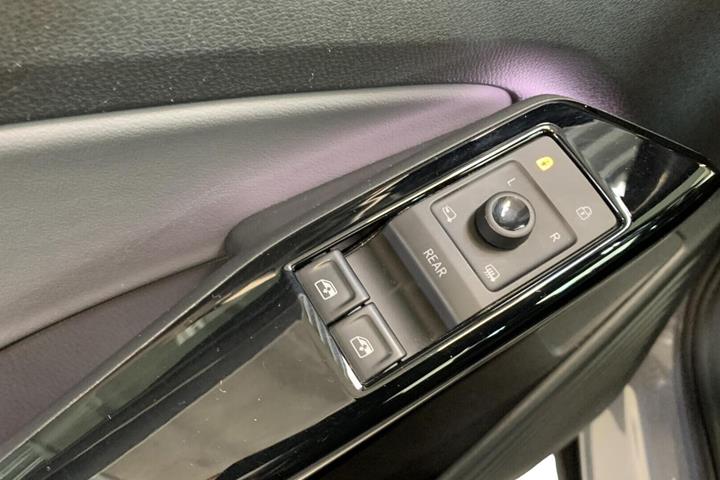 Grå VW ID.4 fra 2022