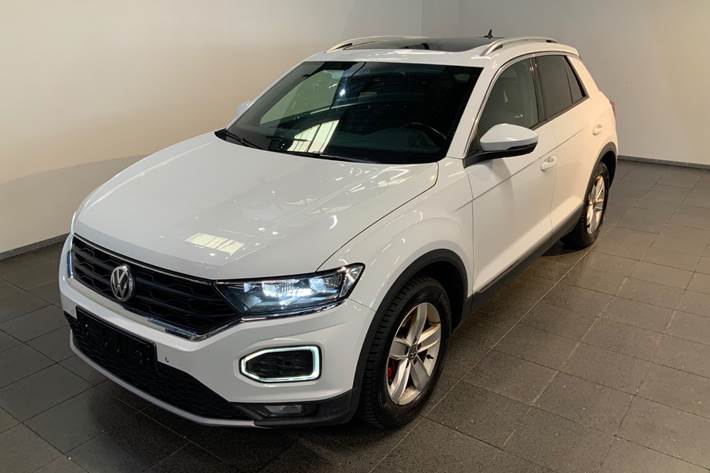Hvid VW T-Roc fra 2020 set udefra