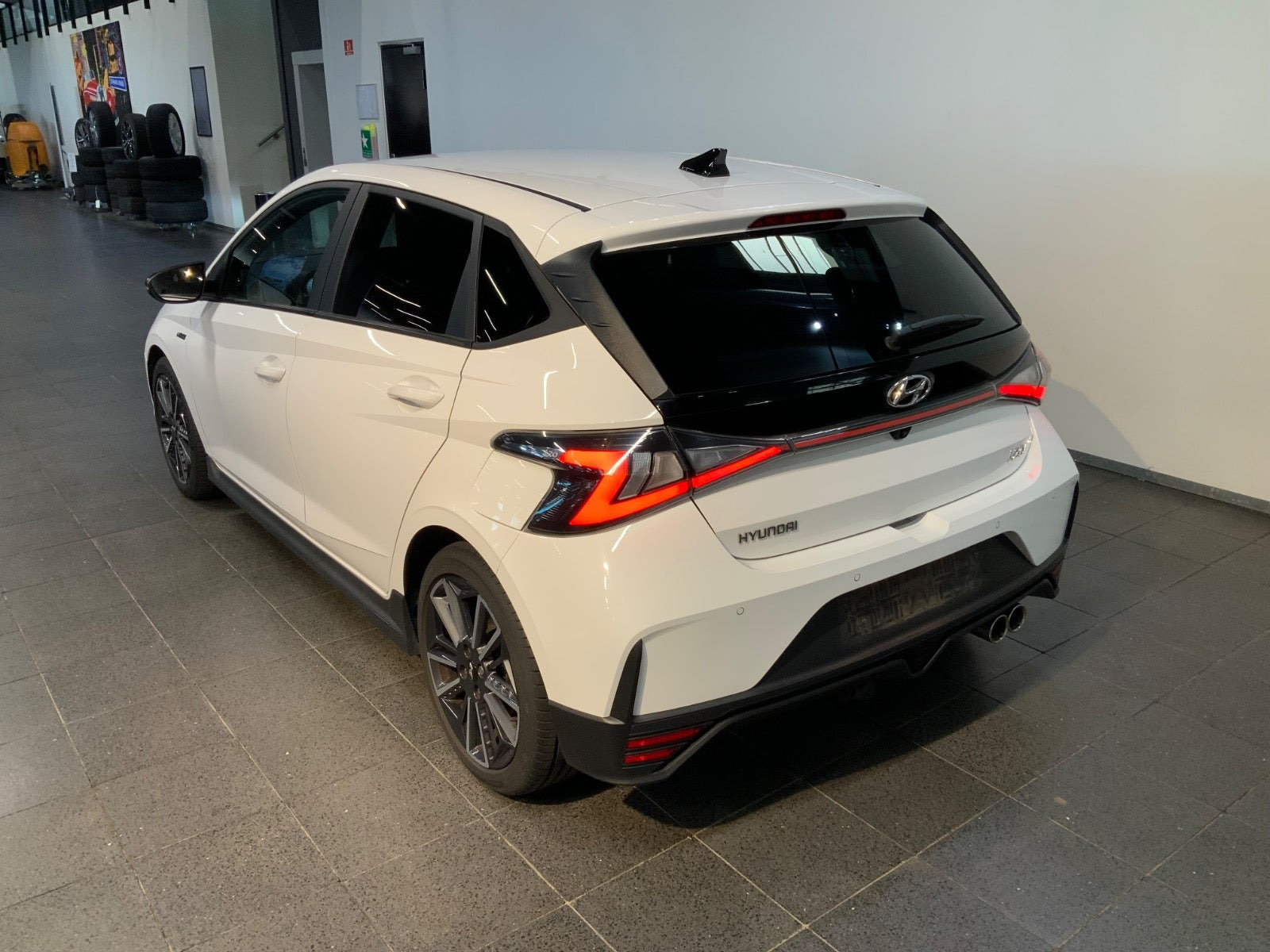 Hvid Hyundai i20 fra 2022