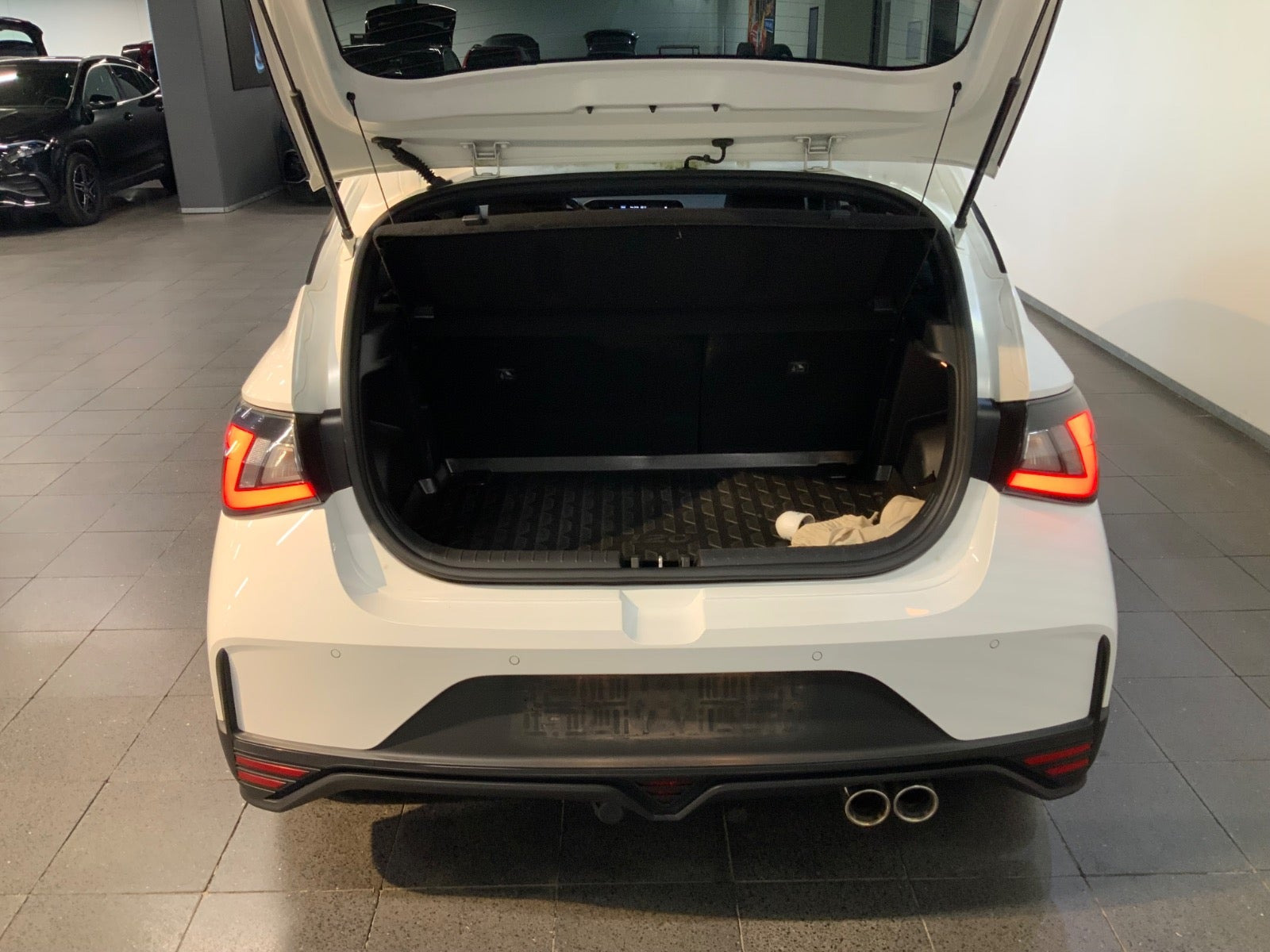 Hvid Hyundai i20 fra 2022