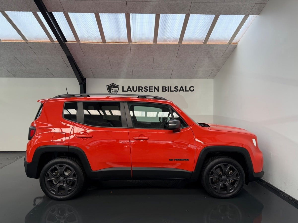 Orange Jeep Renegade fra 2021