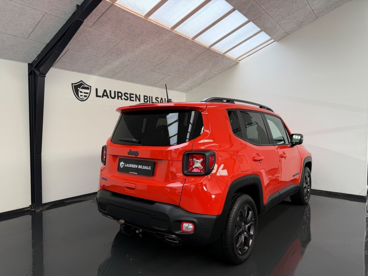Orange Jeep Renegade fra 2021