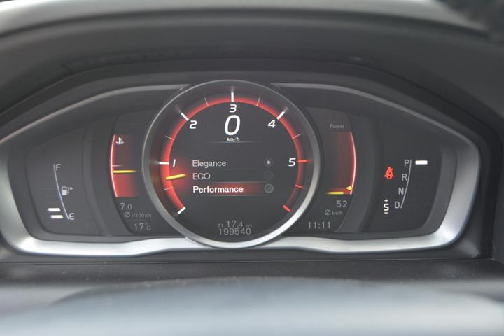 Sort Volvo XC60 fra 2016