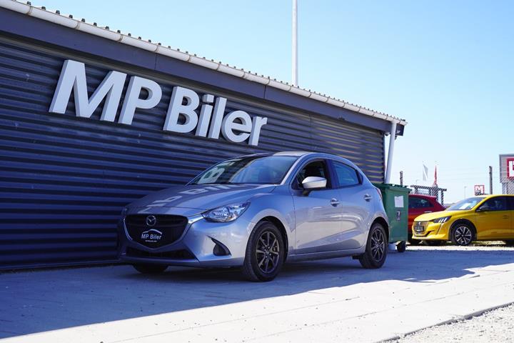 Grå Mazda 2 fra 2016