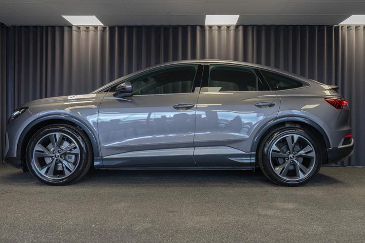 Grå Audi Q4 e-tron fra 2026