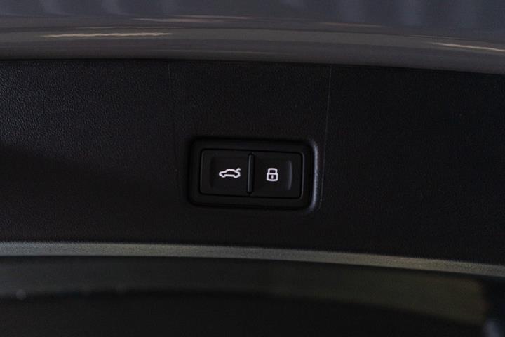 Grå Audi Q4 e-tron fra 2026