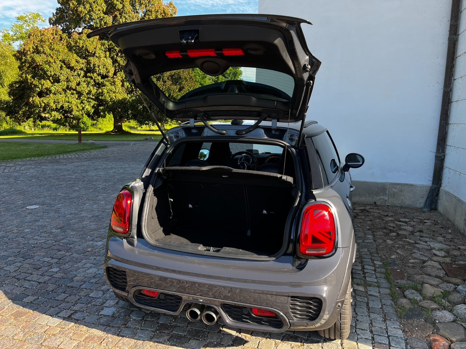 Grå Mini Cooper S fra 2019