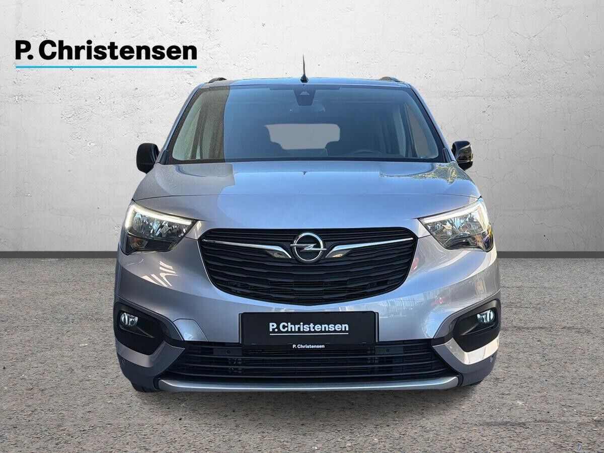Grå Opel Combo-e Life fra 2024