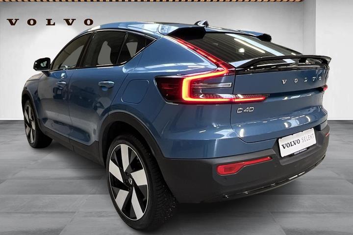 Blå Volvo C40 fra 2024