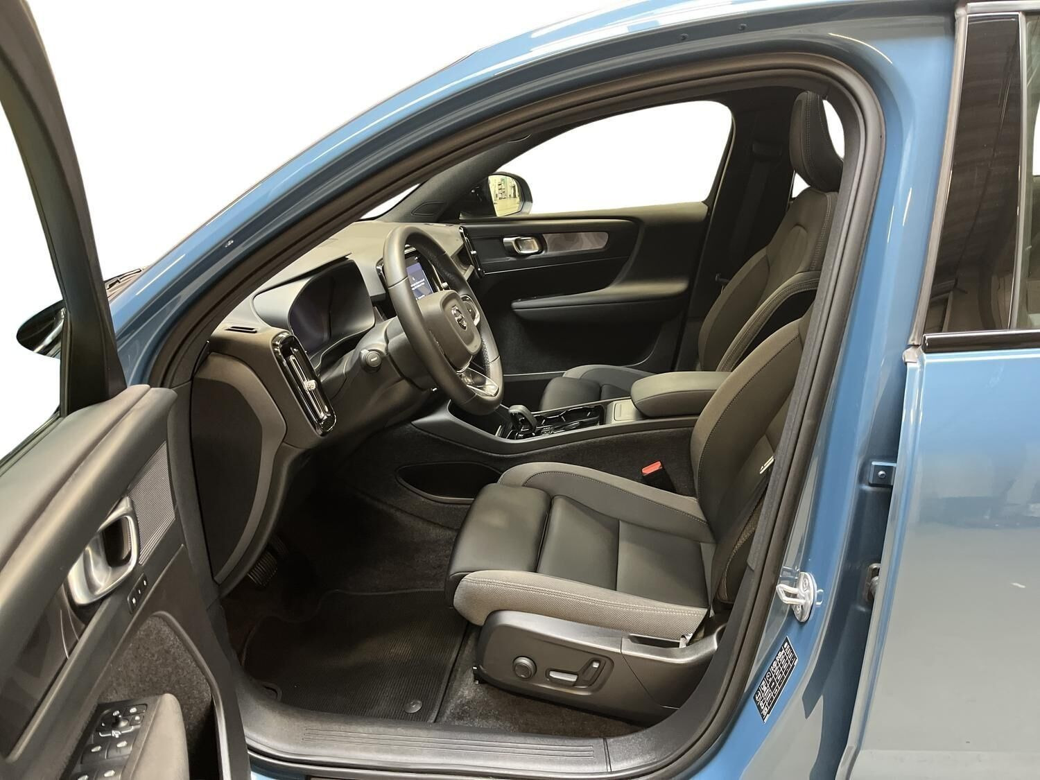Blå Volvo C40 fra 2024